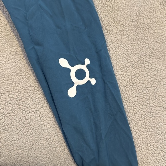 Lululemon Orangetheory branded ankle length leggings - Picture 2 of 3